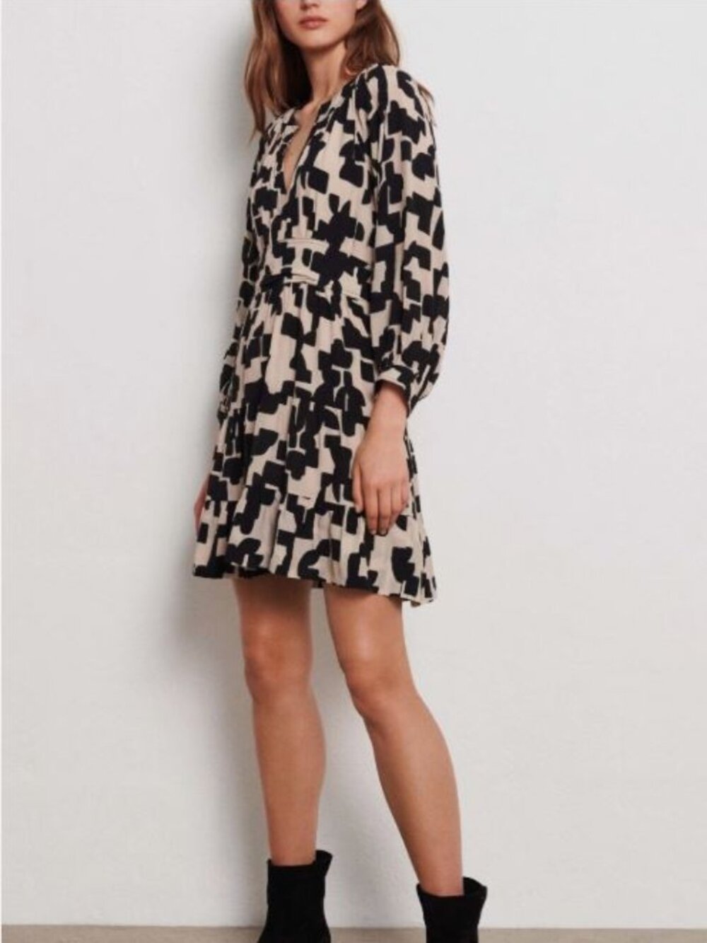 BASH ba&sh PULSE Tan/Black V-neck Tiered Smocked 3/4 Sleeves Mini Dress Large